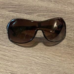 Brown women’s sunglasses with rhinestones